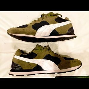 Puma sneakers (gently used)